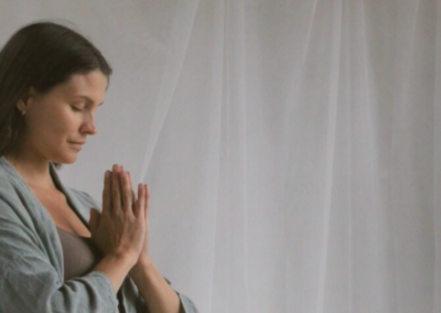 yinyoga med natali fatori